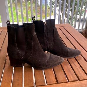 Women’s TAHARI brown suede pointed toe Chelsea boots with block heel sz 8